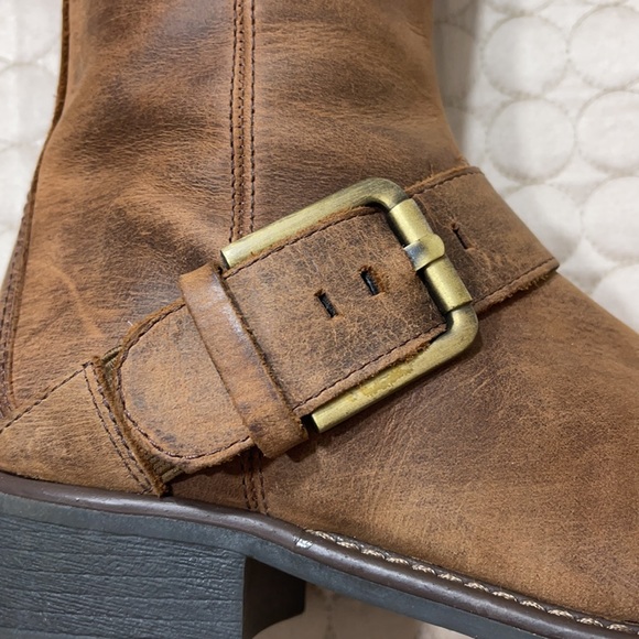 🌱 Clarks Leather Buckle Knee Boots - Picture 8 of 11